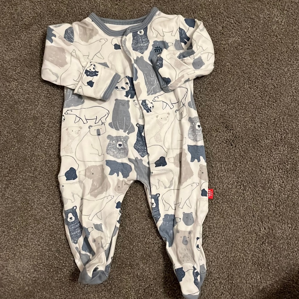 Premium Magnetic Me footie for newborn